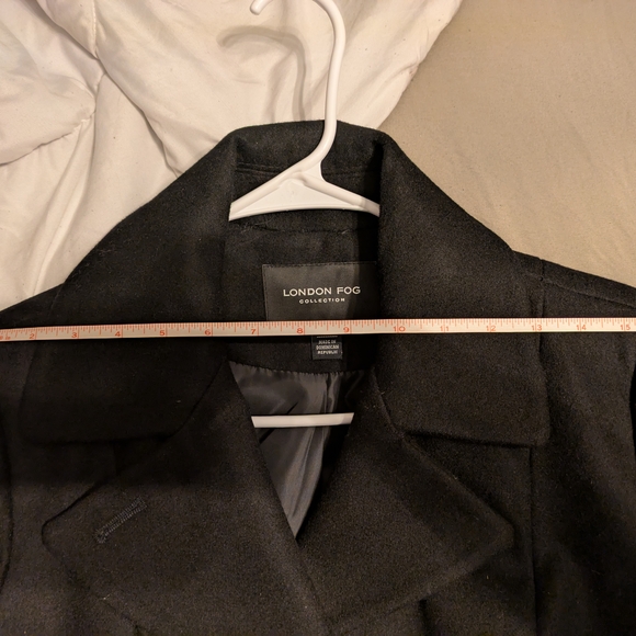 Classic Black Men's Coat with Scarf - Picture 3 of 5